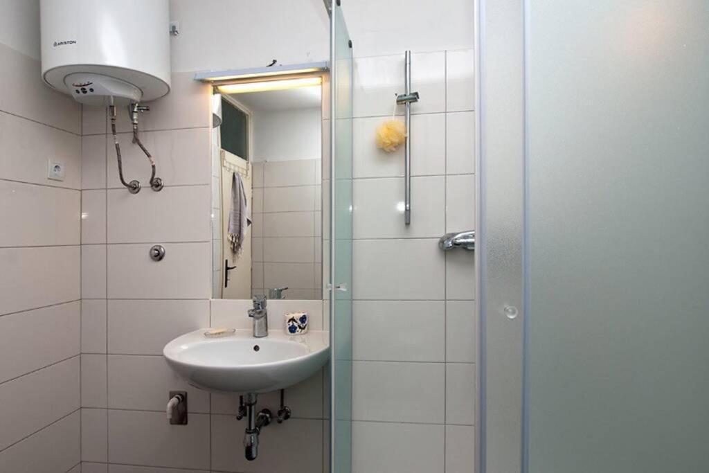 Sara apartment Punta Omis near sandy beach Bagian luar foto